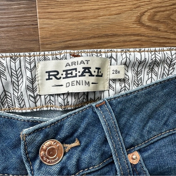 Ariat Women's Straight Leg Jeans - Blue Denim - Picture 2 of 8